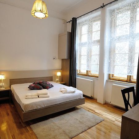 Dinicu Residence - Central Location บราชอฟ ภายนอก รูปภาพ