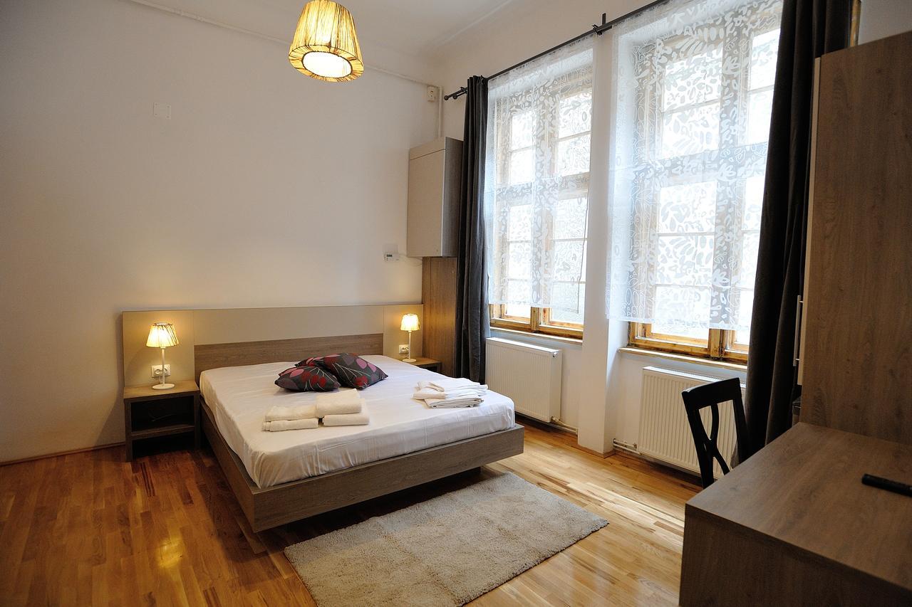 Dinicu Residence - Central Location บราชอฟ ภายนอก รูปภาพ