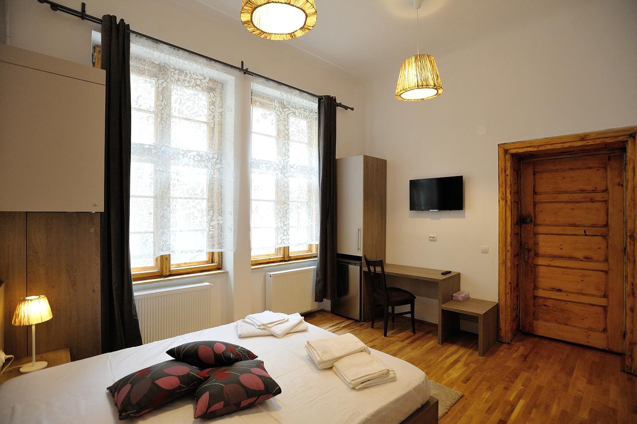 Dinicu Residence - Central Location บราชอฟ ภายนอก รูปภาพ
